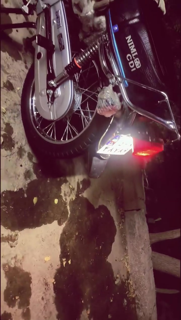 سلام عليكم دراجه للبيع اربعه كير نضيفه كلش ما ناقصه برغي شغل وروح موديل 26 قبل ٣شهر من طلعت نامه امتياز باب اول مكاني كربلاء طويريج رقمي *********** سعر 825وبيها مجال
