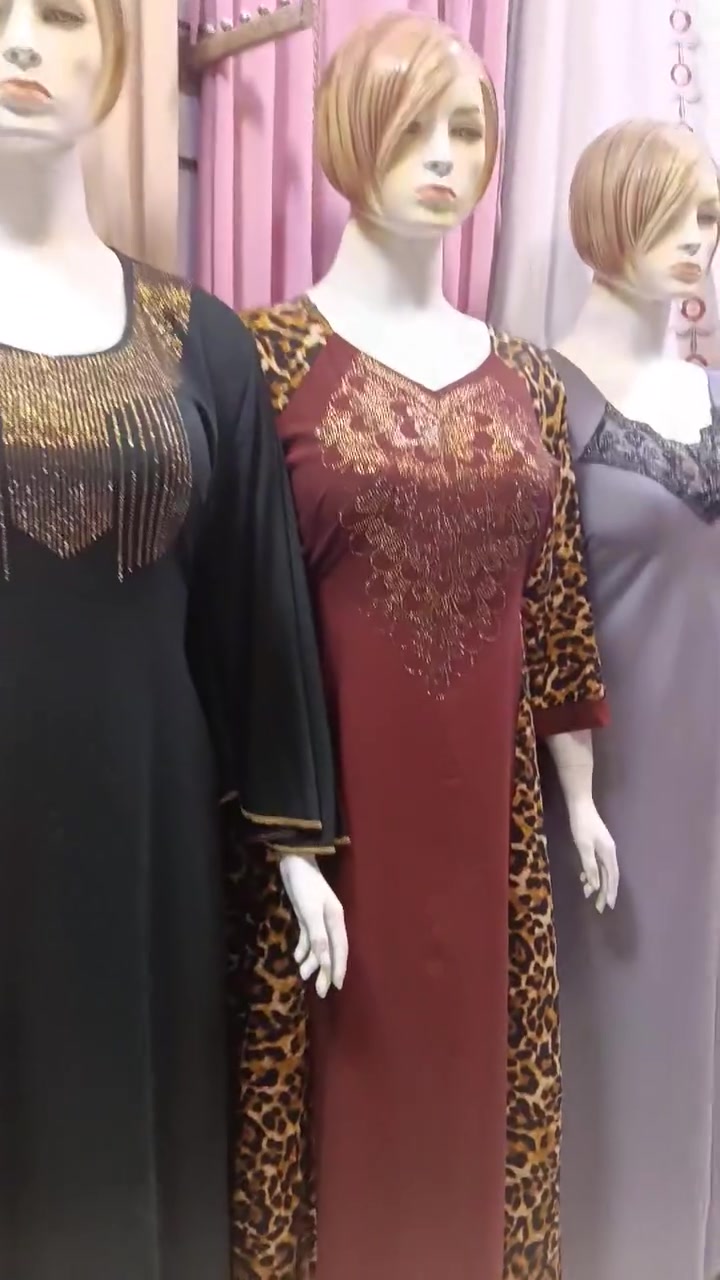 سلام عليكم شباب مليكانات نسائي
للبيع 30قطعة نظافة 80%
مكانهن بغداد ***********
