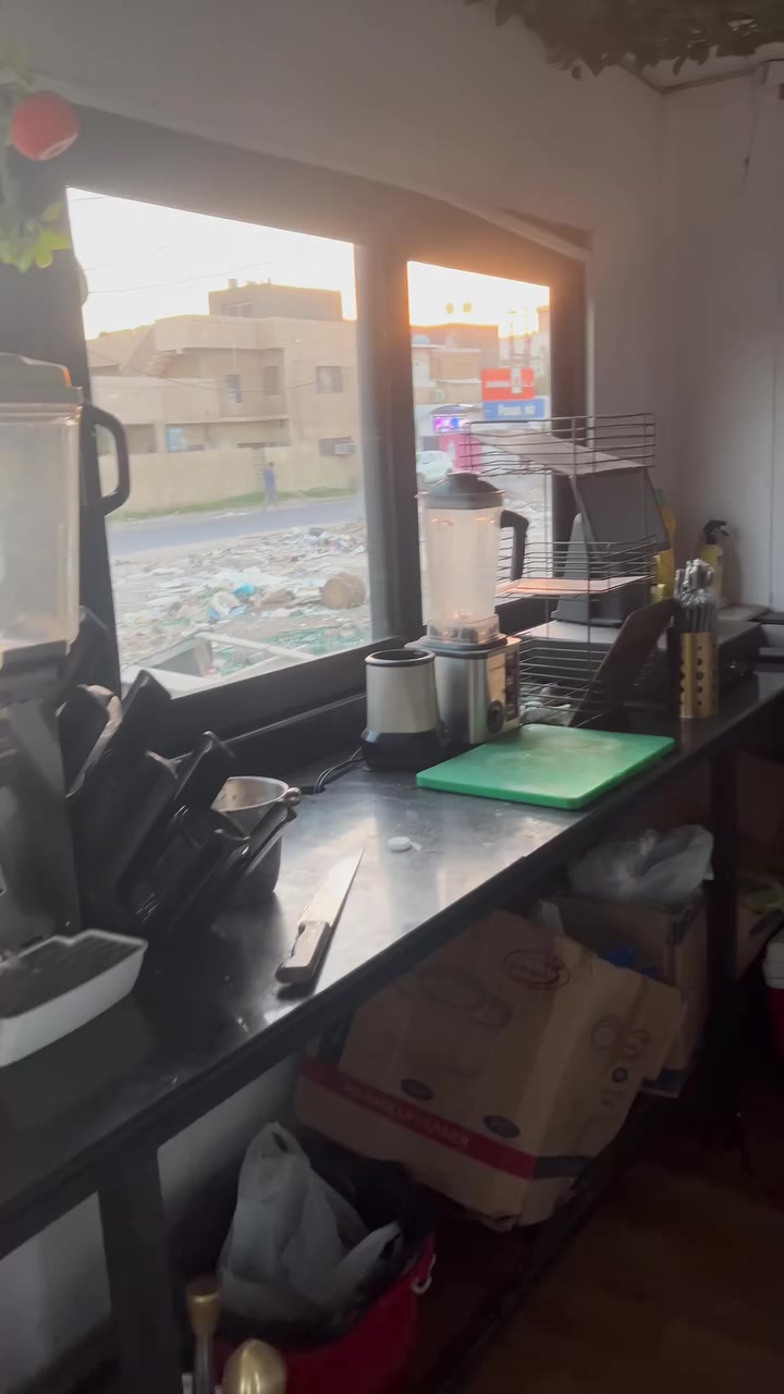 سلام عليكم سياره عصاير وكنافه وكومبير للبيع جاهزه بس تسوك وتفتح 
بيها براد عارضه ومجمدات ثنين ومولد وطباخ كنافه تركي 8 كيون ماخذه بمليون ونص وسبلت 2 طن انفيرتر وتانكي مي 250 لتر وماطور وفرن كومبير سياره جاهزه وشغاله وين تريد اطلع بيها رقم بغداد داخلها كله مرمر خلاطات جهاذ مال عصير براد ومرتبه صارف عليها هوايه الله شاهد صارت عليه فوك ال20 مليون اريدها ب10 وبيها مجال بصيط اسوك وفتح وبيها مكان باليرموك اذا تريد تبقيها بي مناقصها شي ***********
