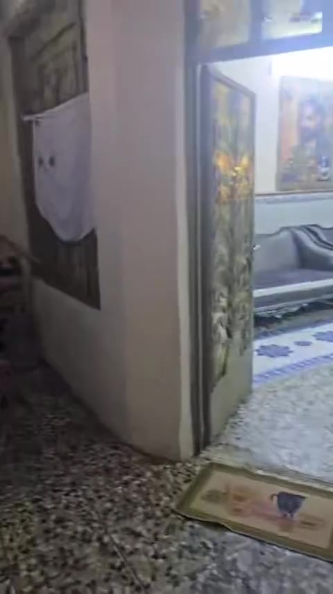 بيت ١٤٤ متر طابق ونص مسلح موقع على شارع تجاري قطاع ٣٥ مقلبيل نادي الولاء للاستفسار ***********
