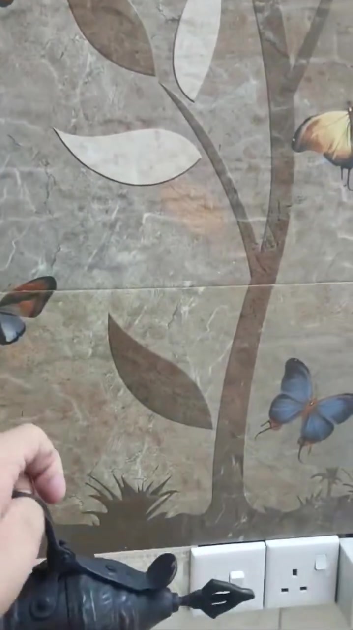 مساكم الله بالخير والبركه 🇮🇶🦋🇮🇶 
كمكم نصراني قديم جدا قياس (26)سنتم 
خالي من كل ضرر وعيوب للاستفسار خاص او الاتصال على الرقم التالي (***********)(كرار الشيخ)
