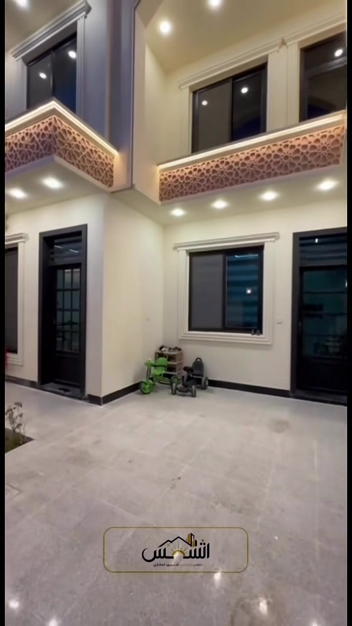مع الشمس للتسويق العقاري ☀️
اسمٌ يشرق بالثقة في عالم العقار.

📍 الموقع: الفلوجة – الجغيفي الثانية
📌 في وسط شارع الكبيسات

✨ مواصفات المنزل:

* 🏠 طابقين
* 🛏️4 غرف نوم
* 🛋️ صالة استقبال واسعة
* 🍽️ مطبخ
* 🚿 حمامات
* 🌿 مناور

🛋️ ملاحظة: البيع يشمل الأثاث بالكامل.

📐 المساحة: 180 م²
📏 الواجهة: 9 م
📏 النزال: 20 م
🛣️ عرض الشارع: 10 م

💧 منطقة مخدومة بالكامل:
✅ ماء
✅ كهرباء
✅ مدارس
✅ منطقة سكنية مكتملة الخدمات

📜 نوع الصنف: طابو زراعي صرف

💰 السعر: 203 مليون دينار عراقي
🤝 السعر قابل للتفاوض

📞 للاستفسار والحجز:
***********

📍 عنوان المكتب:
الفلوجة – الجغيفي الثانية – مجاور خدمات النعيمي

☀️ الشمس للتسويق العقاري
نرافقكم بخبرة وشفافية لاختيار أفضل الفرص العقارية، ونساعدكم في العثور على المنزل الذي يلبي تطلعاتكم.

📲 إذا أعجبك هذا العرض، لا تنسَ الإعجاب بالمنشور ومشاركته ليصل إلى كل من يبحث عن منزل مميز.

#الفلوجة #الأنبار #الرمادي #عقارات #الشمس_للتسويق_العقاري #بيع_منازل #استثمار_عقاري #الجغيفي_الثانية
