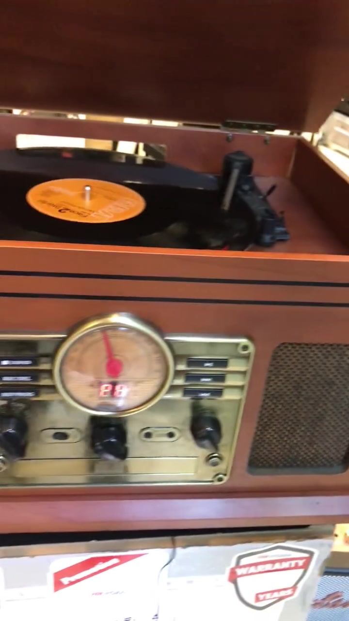 i-box Walters  Retro Turntable BT Cd Cassette Radio FM
( کوردی • عربي )

🟢توصيل موجود الي جميع المحافضات
🟡گەياندن هەیە بۆ هەموو شوێنێک

🟠مــعـرض هــونـەر
🔸للـصوتــیات(امبلیفایر• سماعة• رادیو• انتیك• مایكروفون)
🔸عــنـوان• اربیل سوق بالة • شارع اربعین
🔸مـوبایـل• ***********
  ***********

🔵پـێـشانـگای هــونـەر
🔹بۆ ئامێری دەنگی و کارەبایی(ئیمپلیفایر• سەماعە• ڕادیۆ• مایکرۆفۆن)
🔹ناونیـشان• هەولیر • بازاری لەنگەی ٤۰م
🔹مـــۆبـایـل• 
***********
***********

•••••••••••••••••••••••••••••••••••••••••••••••••••
#iraq #kurdistan #duhok #zaxo #hawler #karbala #slemani #erbil #baghdad #kurd #kurdish #akre  #karkuk #kuwait #najaf
#amplifier #audio #subwoofer #sound #music #audiophile #bass #stereo #amplifiers #speaker #soundsystem #speakers
#اربيل #العراق #بغداد
