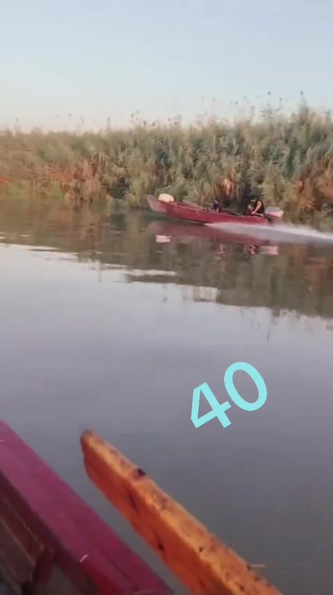 بلم فايبر جديد طول 5 ونص مكينه 40 جديده مامفتوح لا كير ولا محرك *********** مكان كوت
