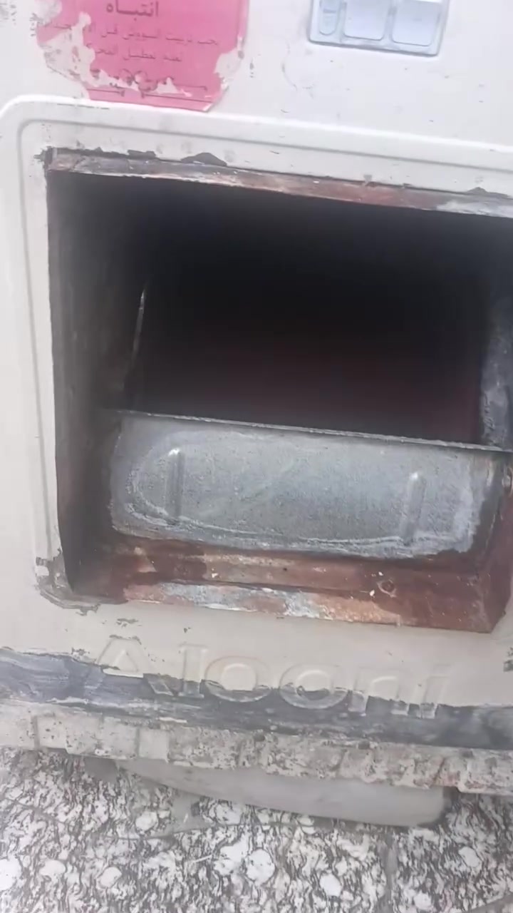 مبرده الونا مستعمله شغاله كلشي كامل بيه ليف ماطور واتر بم سعرها 70 ***********
