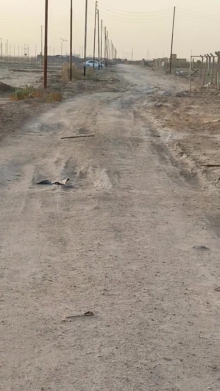 قطعه بحي جوادين بالنزله الثانيه 200 متر متوازي ع بيعته بيه ماي وكهرباء ثاني وحده عن الركن 3 ملايين ***********
