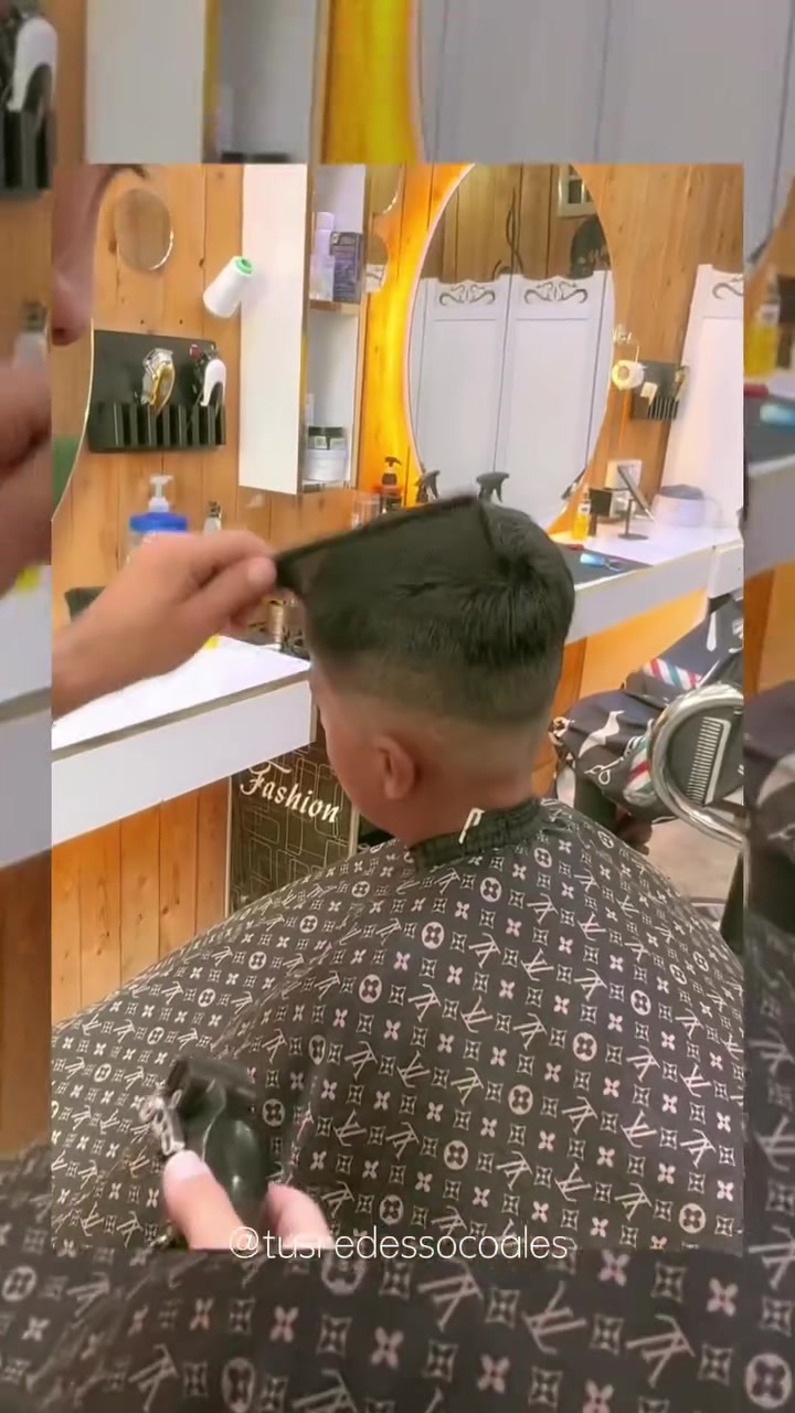 ✂️🔥 دورة تعليم فنون الحلاقة الاحترافية 🔥✂️
إذا تحلم تتعلم الحلاقة من الصفر وتصبح حلاق محترف، هاي فرصتك! 💈

🎯 تدريب عملي ونظري
✂️ تعلم قصات الشعر الحديثة
🪒 تعلم تدريج الشعر واللحية
💈 أساسيات استخدام أدوات الحلاقة
🏆 تدريب خطوة بخطوة حتى توصل للاحتراف

📍 المكان: طوز خورماتو
💰 سعر الاشتراك: 75,000 دينار فقط

📲 للحجز والاستفسار: مراسلة الصفحة على الواتساب
📞 ***********

ابدأ من الصفر… وخلّي مهارتك تصنع مستقبلك ✂️🔥

نص مكتوب في الصور:
- دورة تعليم فنون الحلاقة الاحترافية اذا تحلم تتعلم الحلاقة من الصفر وتصبح حلاق محترف، هاي فرصتك! تدريب عملي ونظري تعلم قصات الشعر الحديثة تعلم تدريج الشعر واللحية أساسيات استخدام أدوات الحلاقة تدريب خطوة بخطوة حتى توصل للاحتراف المكان: طوز خورماتو سعر الاشتراك: 75,000 دينار ميديا للحجز والاستفسار: مراسلة الصفحة على الواتساب *********** ابدأ من الصفر... وخلي مهارتك تصنع مستقبلك