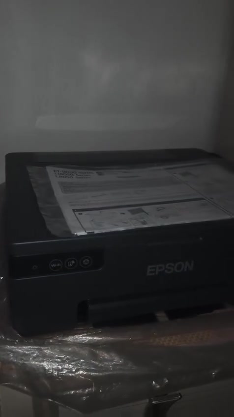 [٢٢/‏٩, ١٢:٤٦ م]  ♥️: طابعة Epson L8050 ✨
طابعة Epson L8050 بحبر حراري، مناسبة للطباعة على: 👕 الملابس
☕ الأكواب
🍽️ الصحون
📌 مميزات الطابعة:
الطابعة جديدة ونظيفة جداً.
استخدام قليل جداً، وما مستخدمة بشكل تجاري.
يتم تشغيلها كل فترة وطباعة ورقة فقط للمحافظة على الحبر وعدم جفافه.
وياها ورق للطباعة على الملابس السوداء 🖤
وياها ورق للطباعة على الملابس الفاتحة 🤍
نوعية الأوراق ممتازة جداً ومناسبة للشغل الاحترافي.
💗 مناسبة للي تريد تبدأ مشروع طباعة أو تضيف الطباعة لشغلها

السعر 455 الف وبيها مجال
[٢٢/‏٩, ١٢:٤٦ م] ر ♥️: طابعة Epson L8050 ✨
طابعة Epson L8050 بحبر حراري، مناسبة للطباعة على: 👕 الملابس
☕ الأكواب
🍽️ الصحون
📌 مميزات الطابعة:
الطابعة جديدة ونظيفة جداً.
استخدام قليل جداً، وما مستخدمة بشكل تجاري.
يتم تشغيلها كل فترة وطباعة ورقة فقط للمحافظة على الحبر وعدم جفافه.
وياها ورق للطباعة على الملابس السوداء 🖤 اشتريته ب٣٥ الف
وياها ورق للطباعة على الملابس الفاتحة 🤍 ب١٥ الف 
نوعية الأوراق ممتازة جداً ومناسبة للشغل الاحترافي.
💗 مناسبة للي تريد تبدأ مشروع طباعة أو تضيف الطباعة لشغلها

السعر كامل للورق والطابعه 455 الف وبيها مجال

وتساب ***********
