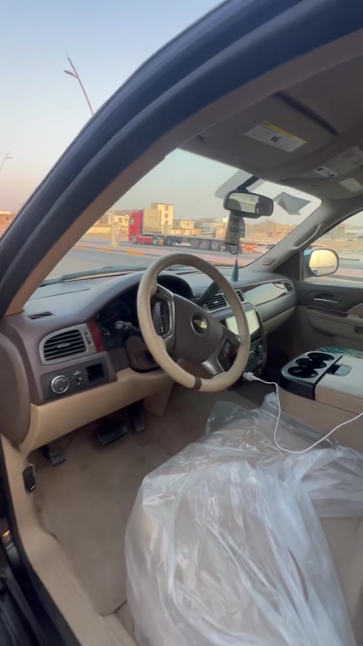 سلام عليكم بدون كسران سعر تاهو متومه طبق اصل سليمانيه ليبل وبليته  وسنويه وكاله بسمك دك حاسبه اختها تفس مديل والون 
البصره محرك وكير كفاله وكفاله من ضربه والكص خليجي مديل ٢٠١٢ ال تي 
السعر ٨٦ ومجال قليل خاص مفتوح جديده سياره جدا
***********
