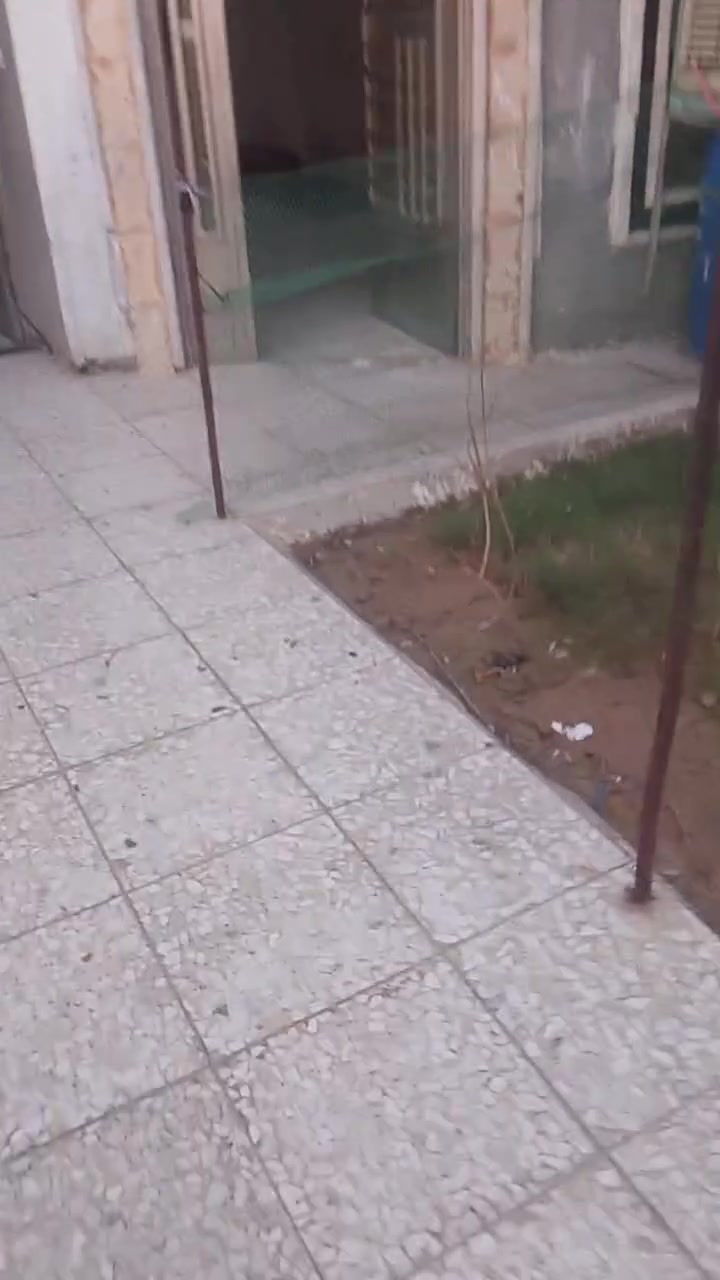 بيت لبيع المساحه 200 الساس رفت خطين ماء مجاري تبليط سعر 75 العنوان العريفيه قرب ملاعب حسين العيساوي ***********
