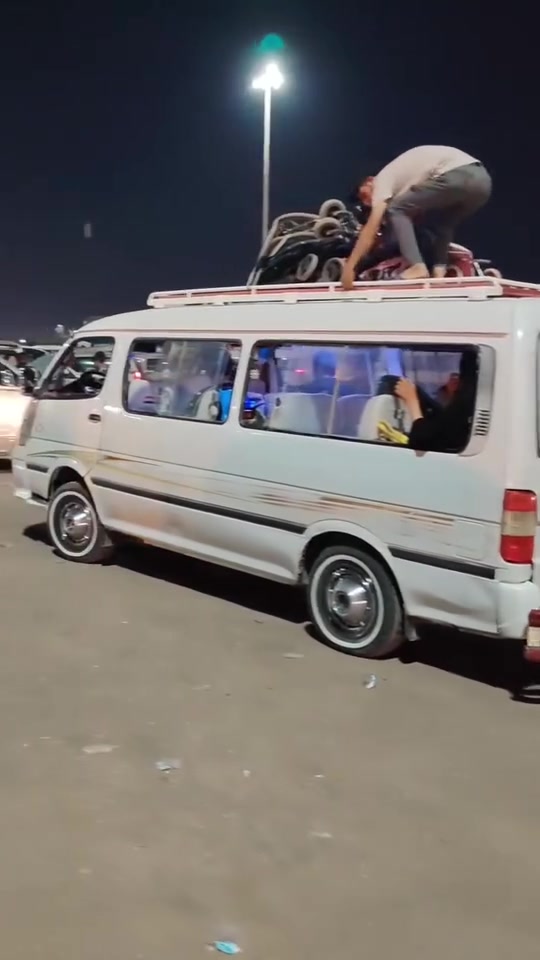 من رخصة الادمن
. سلام عليكم فاتون 2014 كفاله عامه 
كير اكسن هايس 
مكينه شرط دوشمه كشنات كرنفال
تخم تاير حداديه ١٠٠٪
سياره جاهزه لخر حبايه رقم نكليزي مثنى
شرط مداور ثاني يوم 
للاستفسار أكثر
***********
مكاني سماوه 
سعر 80 وبيه مجال
