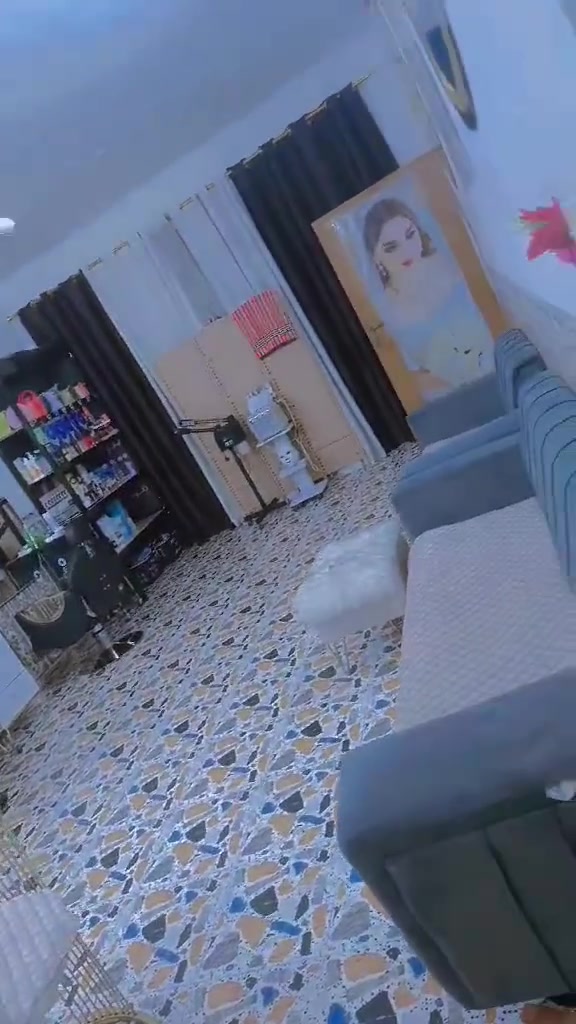 ست مقاعد • طاولة اكريليك • رفوف