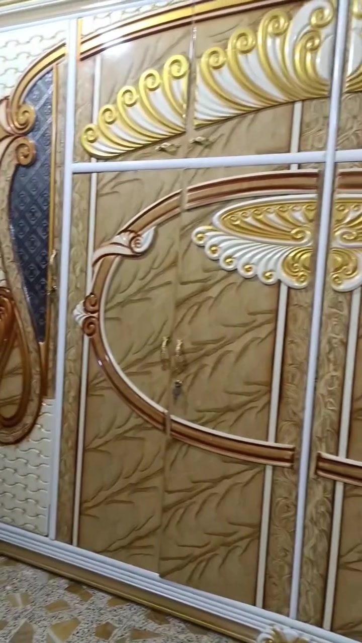 السلام عليكم
غرفة اخشاب شغل عراقي للبيع 
نظيفة جدا 
المكان قضاء الشافعية قرب معهد النجاح 
للاستفسار 
***********
