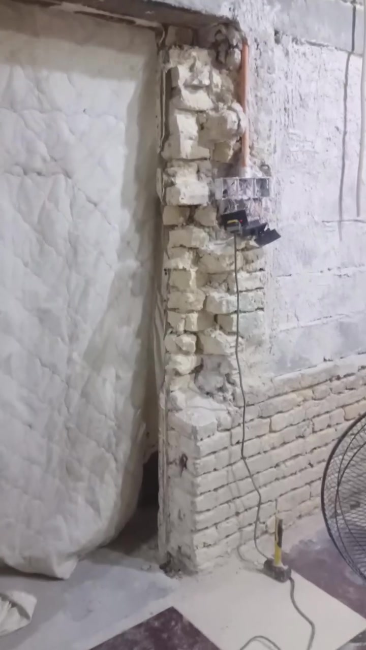 الباخ شغلي مصاطر متر 4,
***********
