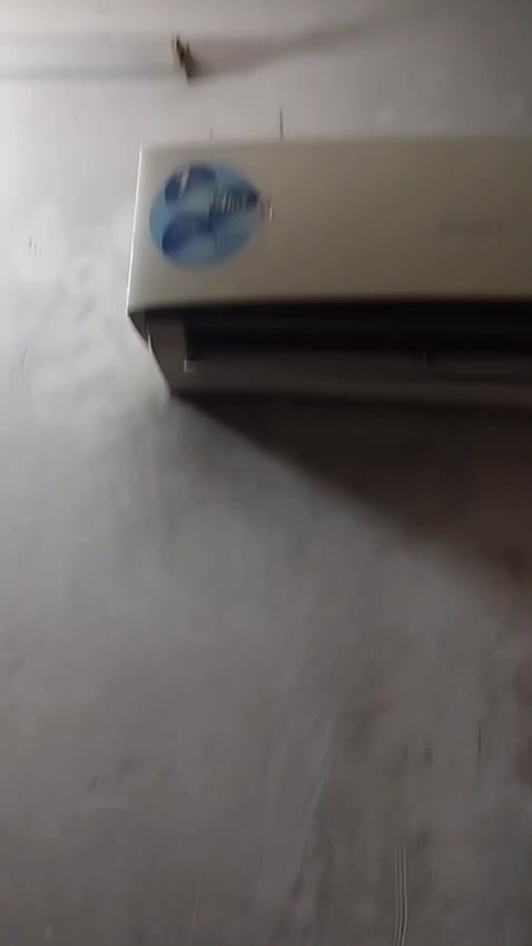 سبلت واحد طن
مستخدم يشتغل