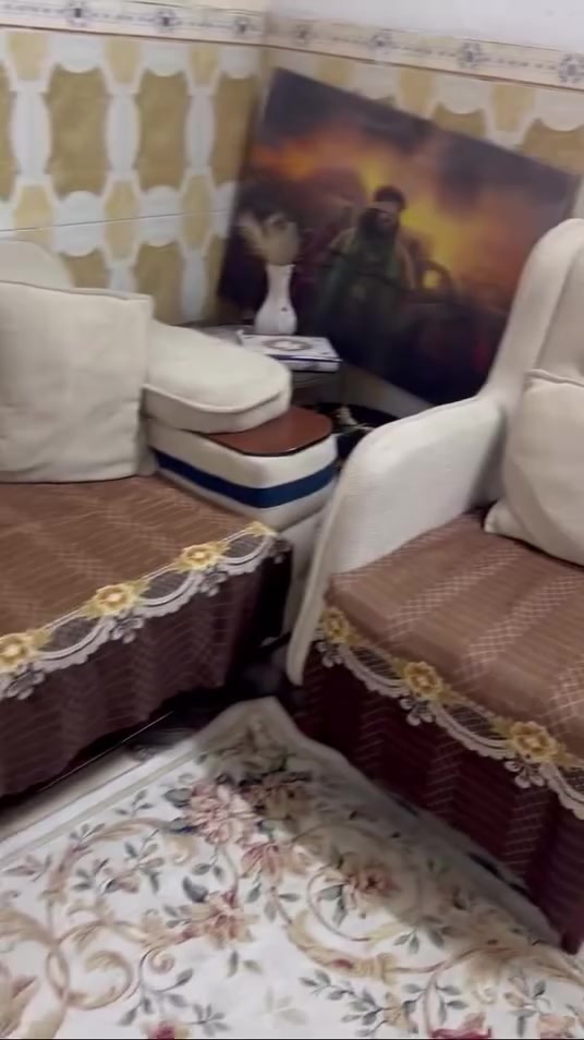 سلام عليكم تخم سبع مقاعد البيع نضيف فقط ابو تلث مقاعد ابو ثنين يحتاجلهن رجلينات السعر ١٠٠ قفل ***********
