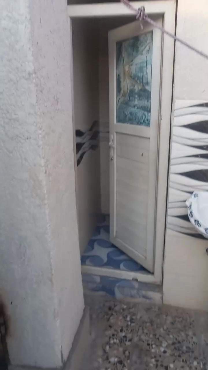 بيت ايجار مساحه100متر
***********
