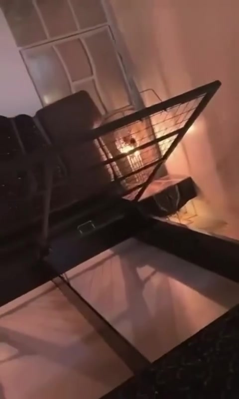 سلام عليكم غرفه تركيه للبيع 10قطع جربايه مكسوره ويرادلها يدات مال مجرات  سعر 550 وبيها مجال للاستفسار عل *********** مكان بغداد
