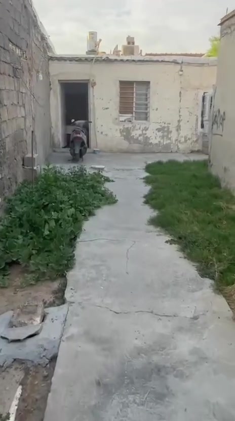 بيت تجاوز للبيع في مجمع النسيم على الشارع العام قرب شبكة الكهرباء الاولى للإستفسار الاتصال على الرقم ***********
