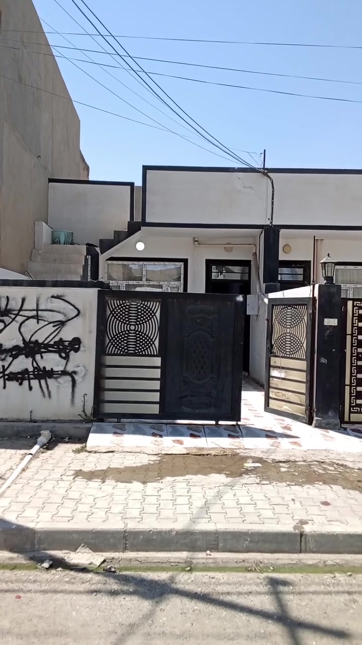 دار للبيع رقم بلديه 100متر للعنوان منطقت 77قريب على حي العسكري استفسار ***********
