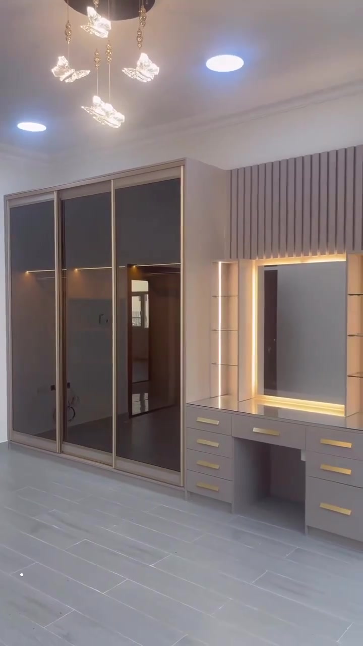سلام عليكم 
الي يريد غرفه نوم 
او مطبخ وصيدليات ومكاتب 
او ديكورات خشب تركي MDF و HDF
تفصال كامل حسب القياسات والالوان 
الي يختارها الزبون 
عدنا خدمات توصيل لكل محافضات العراق 
عنوانا النجف الاشرف كوفه 
رقمي ***********
كادر عمل كامل شد ونقل 

جزء بسيط من عملنا
