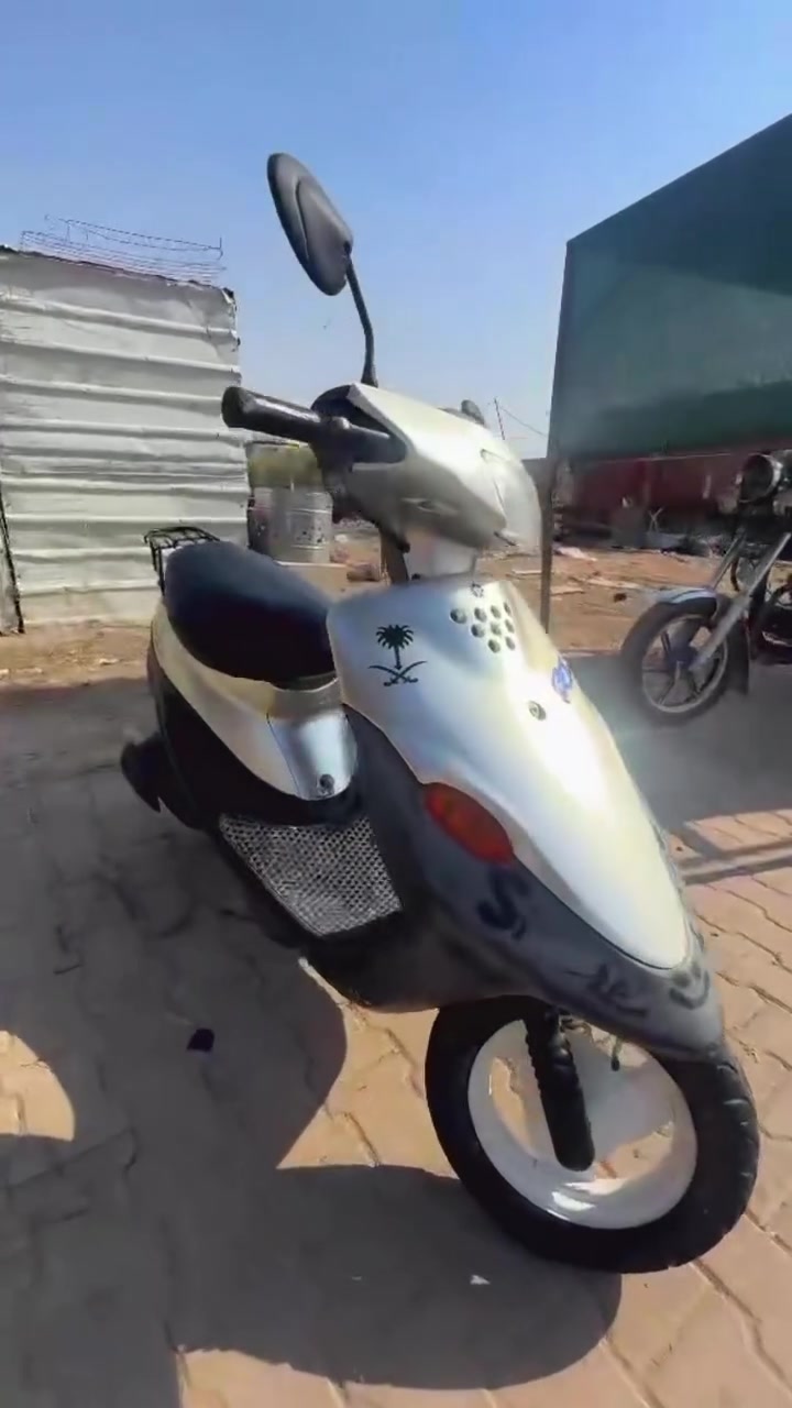 سلام عليكم 
درجه بيجي 9 لبيع سعـر..(425)وبيـه مجال 
درجه مفتوحـه مـره‍.. وحـده درجه كامله من كهـربيات 
هـندر سـلف شغال.... مكان دونـيه فلكت نجاح مقبيل مصفي
لاتوصل خاص...رقـم... ***********...
