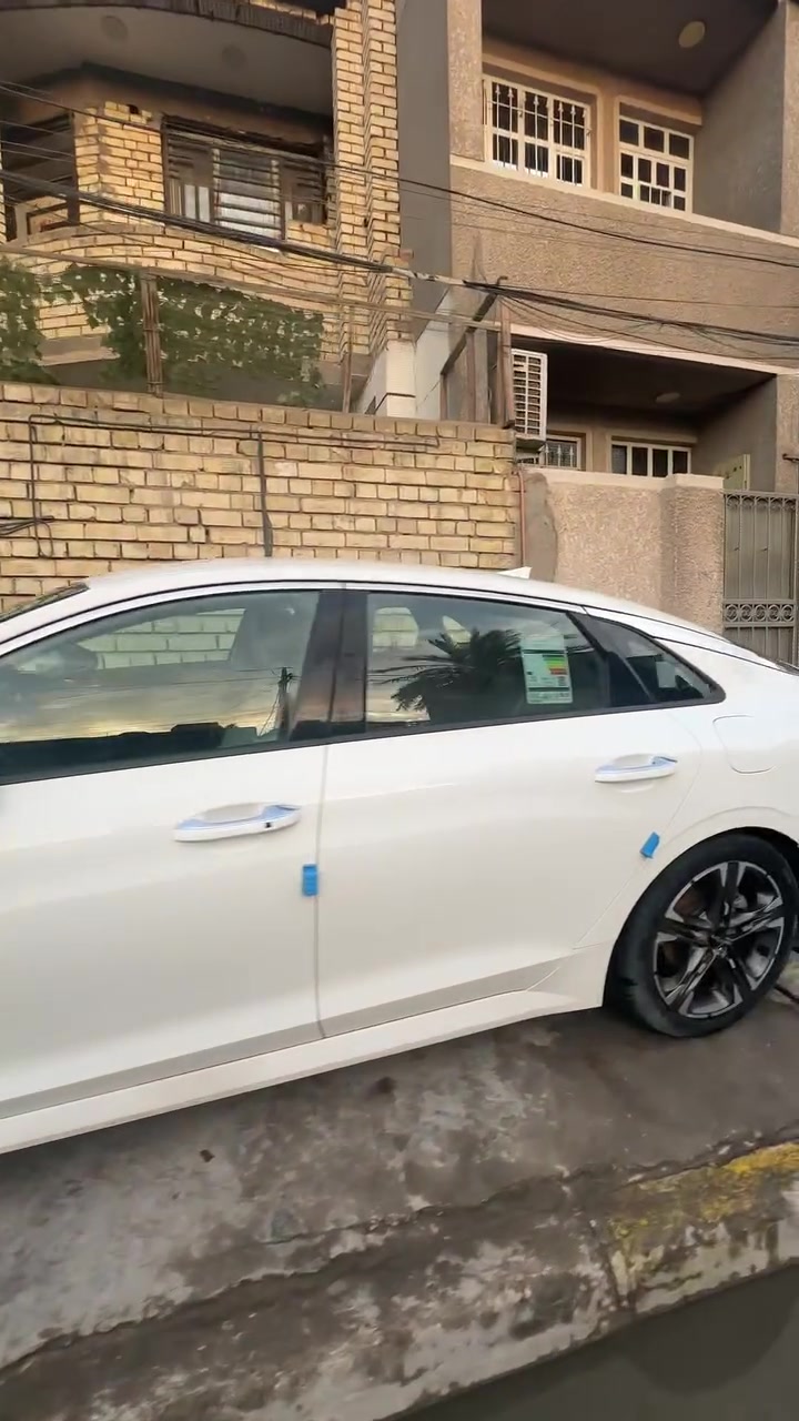 السلام عليكم ورحمة الله وبركاته
كي فايف خليجي للبيع.
المواصفات
موديل 2023
اللون ابيض
مكينة 2000 دوش
ماشية 50 
رقم بغداد 
مكان السيارة ناصرية. 
للاستفسار الاتصال على الرقم ‭
***********‬
