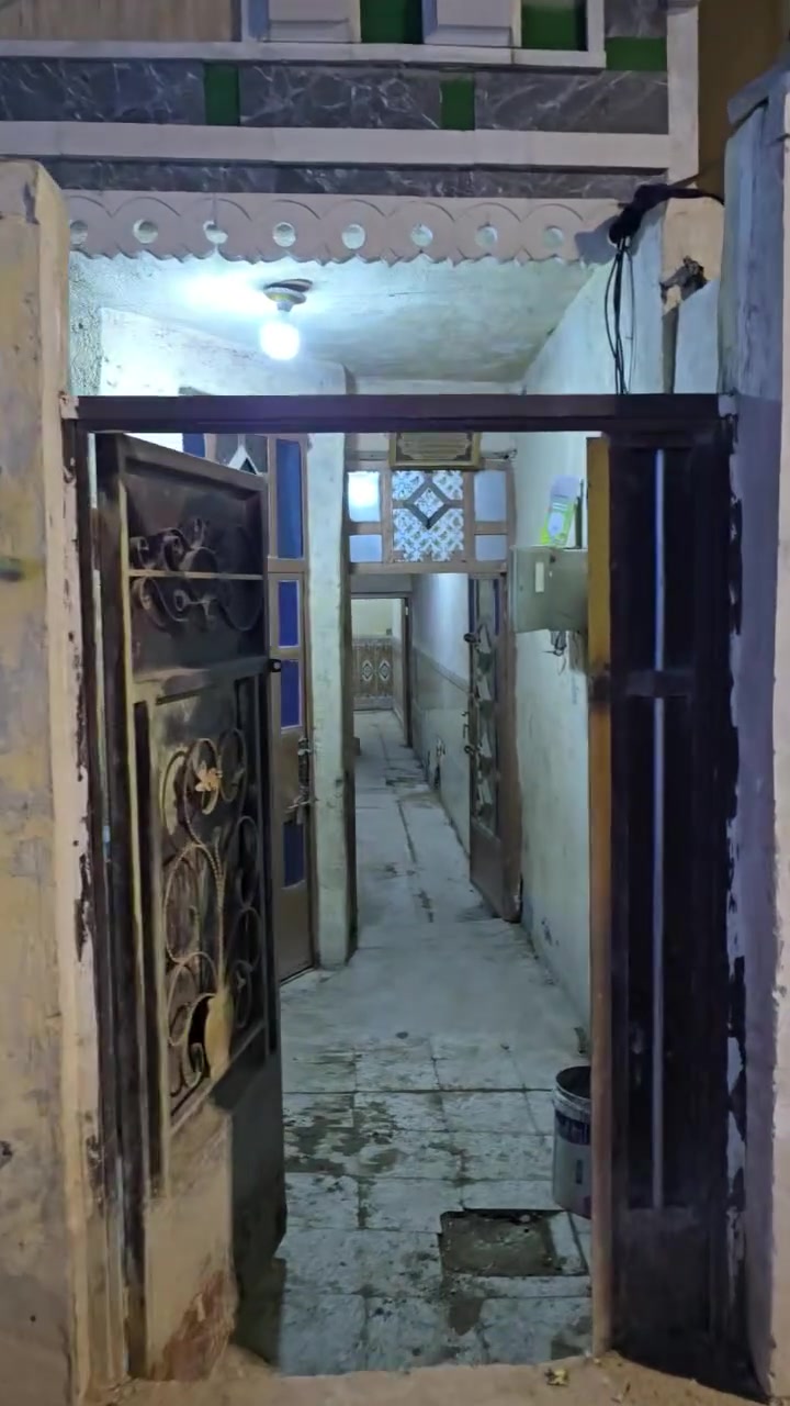 للبيع بيت مساحة 100 متر
📍 الموقع: دسيم، شارع حسينية العصائب، مقابل فتحة الجواد، قرب أسواق جدو.

🏠 البيت يحتاج إلى ترميم. السعر 30 مليون و بي مجال 

للاستفسار الاتصال على الرقم ***********
