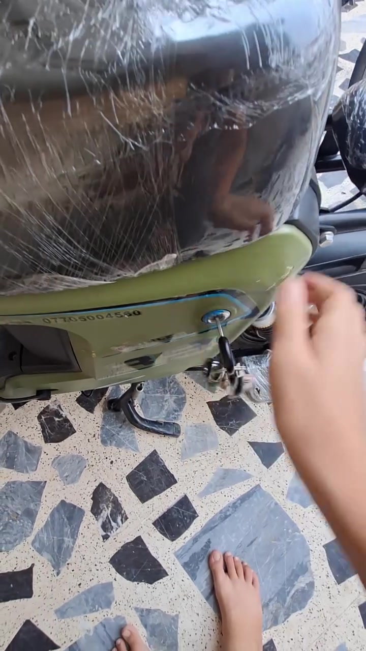 السلام عليكم
باسكل شحن للبيع 
سعرو 450 بي مجال بسيط
R9     أر تسعه 
 موديل 26 
لوك لوك بلادي نضيف نضافته 95بلميه 
بطاريات شرط الشحن يمشنك 60كيلو شرط 
مكفول من كلشي 
مكاني كركوك  
الاستفسار  
***********واتساب

