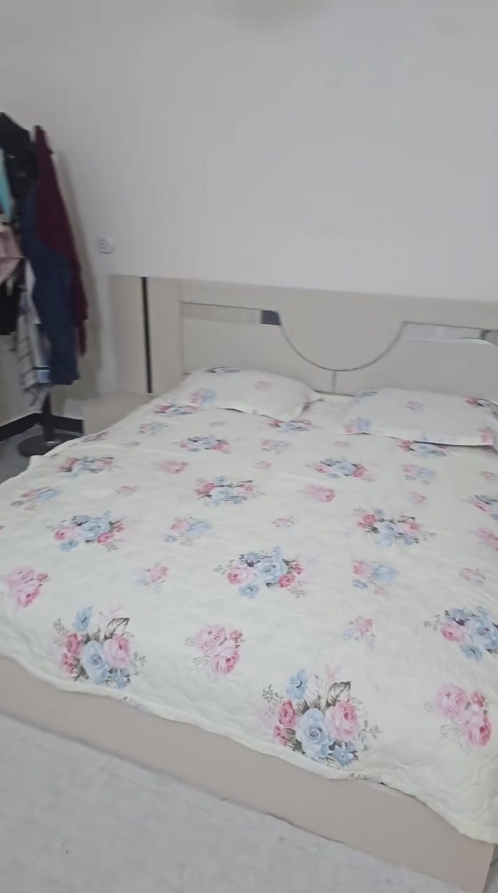 غرفه  تركي    ست قطع صار  سبوع من شاده اريد ابيعه بسبب اريد اشيل  اريده     ٦٠٠ قفل منل اخير  مكاني لمشتل  ***********

