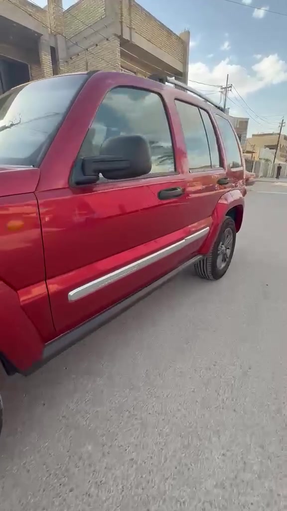 جيب 2006
لبرتي خليجي وضع شركه 
فول مواصفات 
مكفوله كفاله عامه ماشيه ١٤٤ الف لون كرزي بدون صبغ حته 
دعاميات بدون صبغ محد ماد ايده عليه ابد مال بيت ممتعوبه جديده واجددجيب بل موجودات ورقمهه حلو مميز 
صدرامامي وخلفي جديد 
تخم تاير ياباني جديد 
كهدبائات بلاد محد لاعب بيهن  شاشه كامره حساس امامي خلفي
فتحه سلايت كشن جلد كهرباء 
لايتات زنون شمسي بلوجكترات زنون ميحاسب مرور علي 
محرك سته سلندر ٣٧٠٠ مكفول 
كير مكفول 
وكلشي بيهه شغال وع بلاد 
سياره حلوه وجاهزه وكلشي واضح اخواني  
 وراح انزل فديوات احسن واوضح من صور 
اي استفسار رقمي ***********
