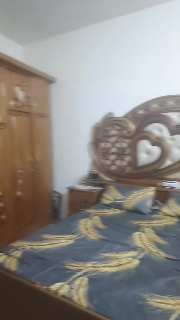 غرفه نوم خشب البيع سعره  سعره مليون 200 هيه ودوشك مسويته يم نجار نقص مالته يدات فقط الستفسار ***********
