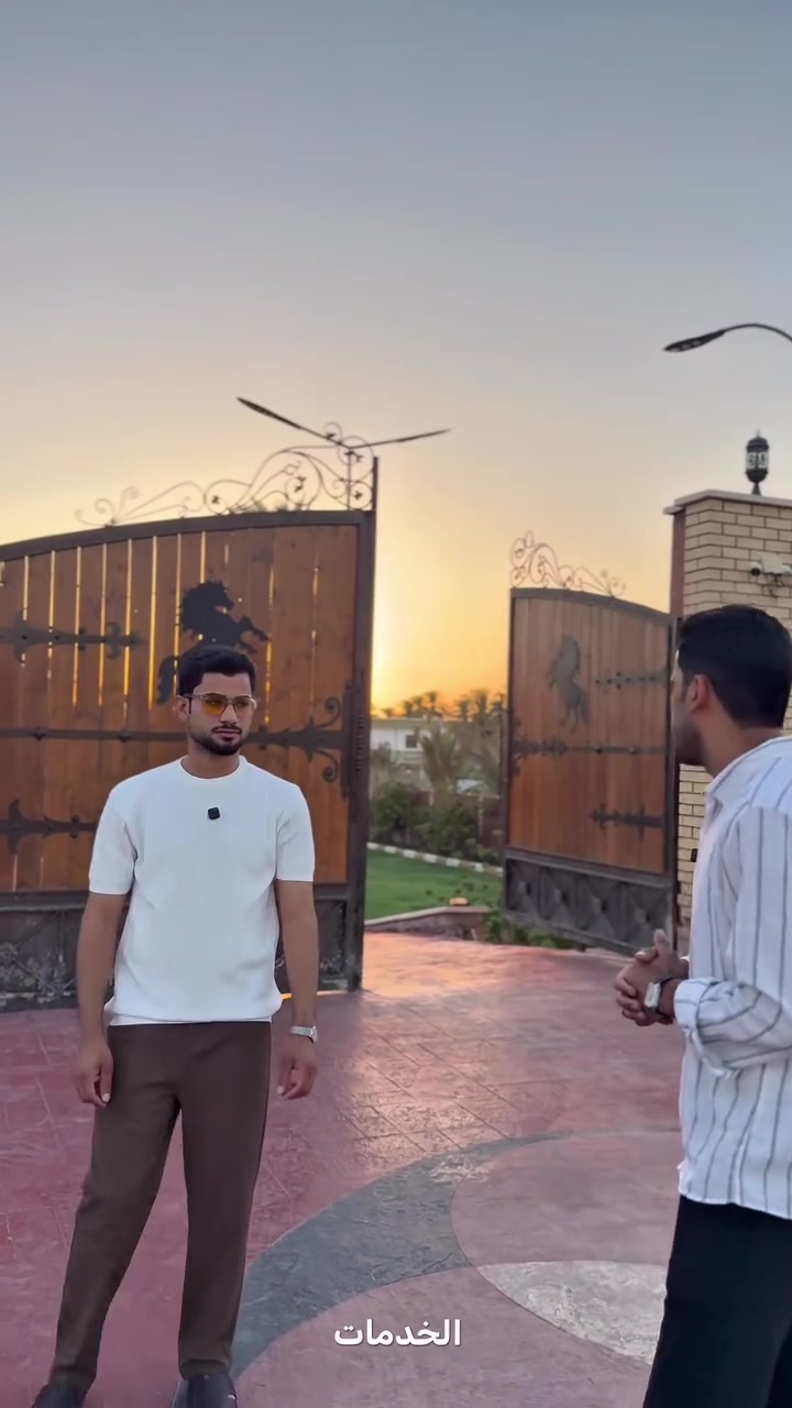 ✨ مزرعة فاخرة للبيع – بغداد / المدائن ✨

فرصة مميزة لامتلاك مزرعة متكاملة بموقع استثنائي وإطلالة مميزة على نهر دجلة، تجمع بين المساحات الواسعة، الخضرة، الخصوصية والتفاصيل الفخمة.

📍 الموقع: بغداد – المدائن
📐 المساحة: 5 دونم ونصف
📏 الواجهة: 43م
🏡 3 بيوت
🌿 مساحات خضراء واسعة
🪨 تفاصيل ومراحل حجرية مميزة
🐎 5 مصاطب خيل
🏇 ساحة خيول
🌳 حديقة خضراء واسعة
🛖 جلسات خارجية وبيوت خشبية
🚪 مدخلان للمزرعة
🌊 إطلالة على نهر دجلة
✨ عسكرّوش
🏡 مرافق ووحدات متكاملة

مزرعة متكاملة من جميع النواحي، بتفاصيل مرتبة ومساحات واسعة، مناسبة للسكن الخاص أو الاستثمار أو مشروع سياحي راقٍ.

موقع مميز، مساحة كبيرة، وإطلالة على دجلة… فرصة تستحق المشاهدة.

📞 للاستفسار والتفاصيل: ***********
