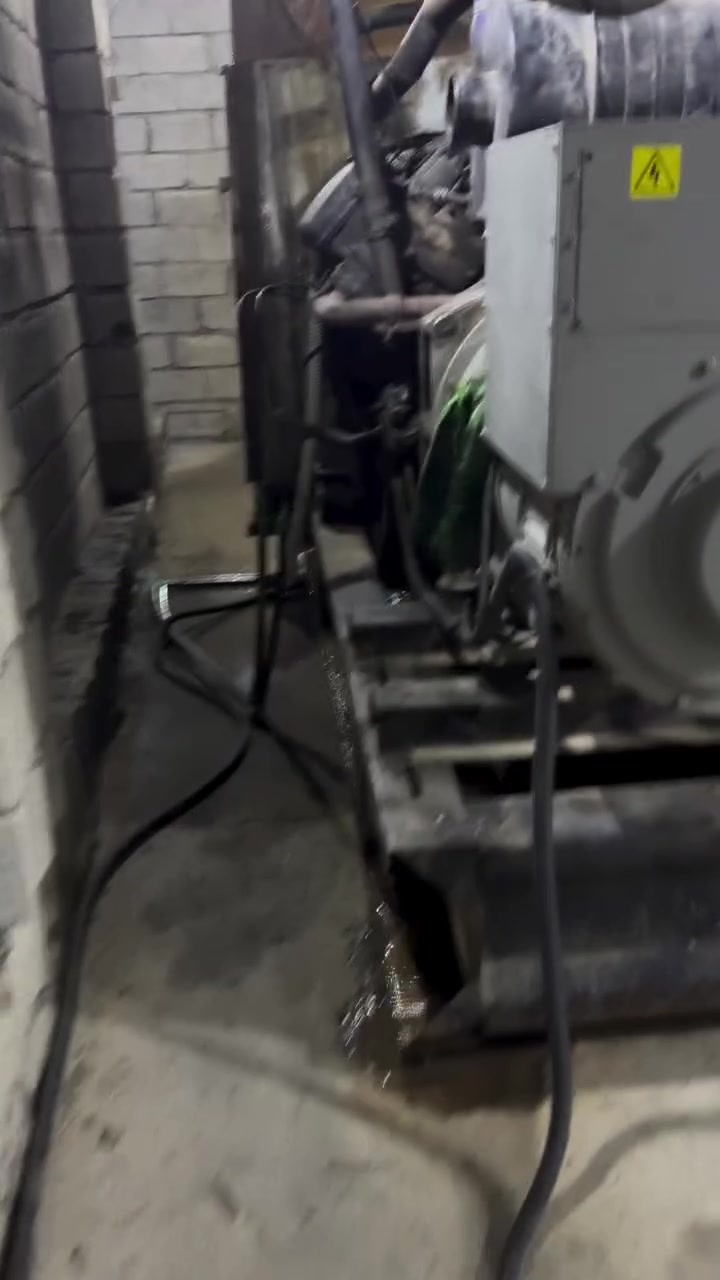 سكانيا وحش للبيع
شرط حمل 1200بدون تجمير 
***********
