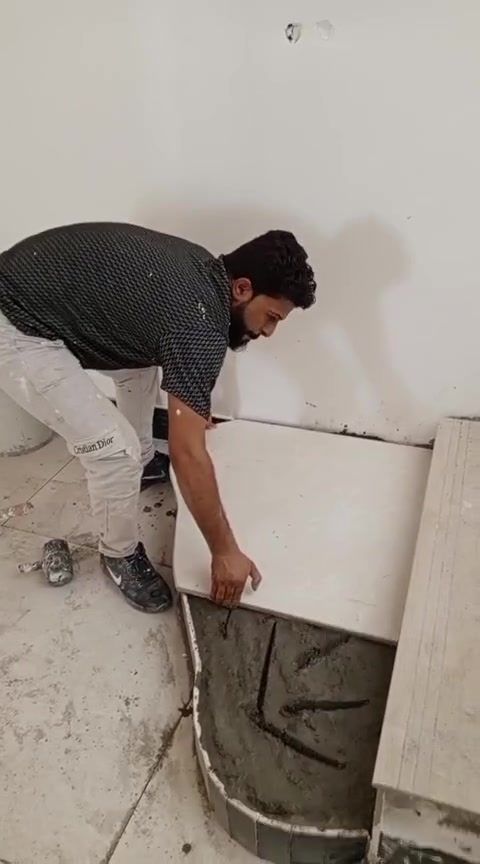 ارضي جداري.    انواع السرايمك
مكاني البصره الهارثه.    اشتغل.  بالبصره. فقط. 
***********.
