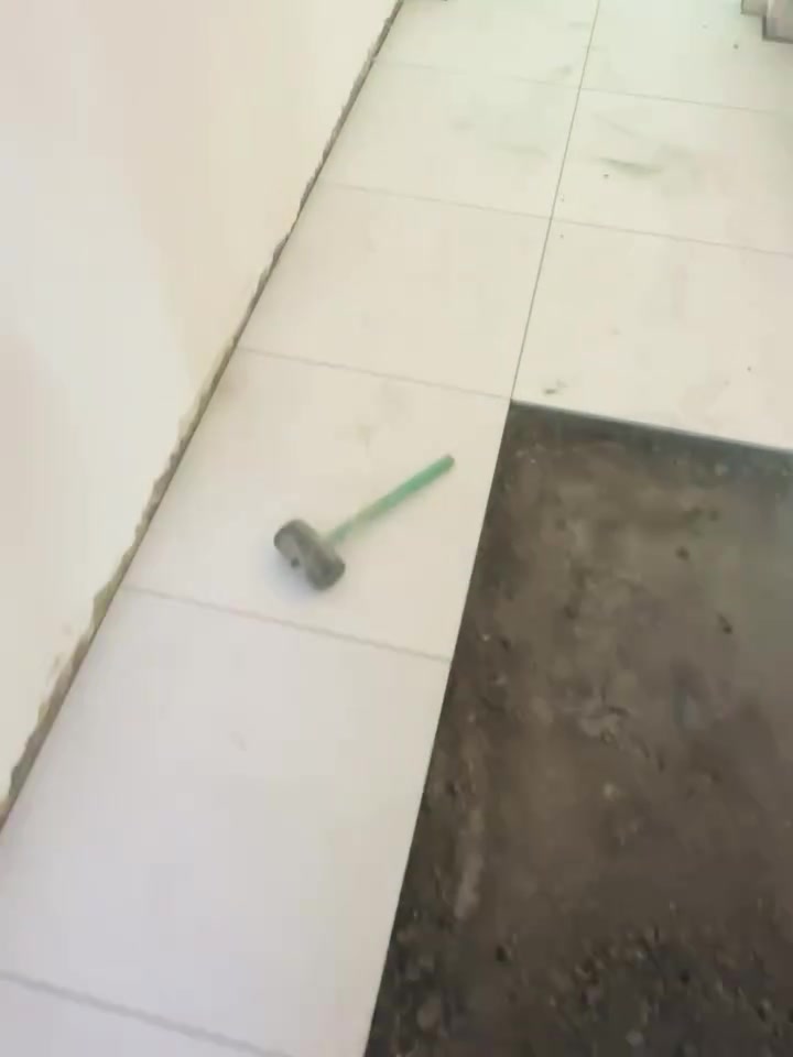 السلام عليكم عمل ارضيه وجدران وشغل حلو وأسعار معقوله
***********
