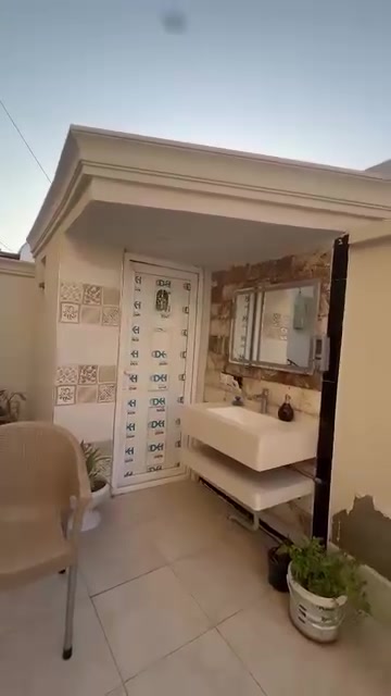 السلام عليكم منزل للبيع الموقع بعقوبة التحرير الحولي بالجزء اول
يبعد ع شارع الحولي محمد ليلة ٥ بيت ع شارع المساحة ٢٠٠ متر 
طابو زراعي ٢٥
منزل مفول مواصفات 
الاستفسارات ع رقم ***********
