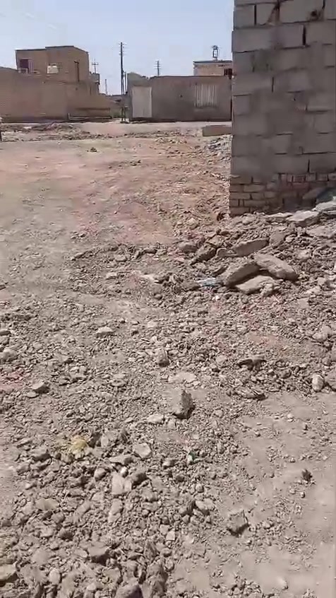 سلام عليكم 
بيت  بحي الكوفه مسلح كونكريت بعده ما كامل مساحه 220م، بي غرفتين و صاله و مطبخ و دوانيه و صحيات 
و كامل الخدمات السعر 70 قفل و باقي التفاصيل خاص. 
رقم الاستفسار: ***********.
