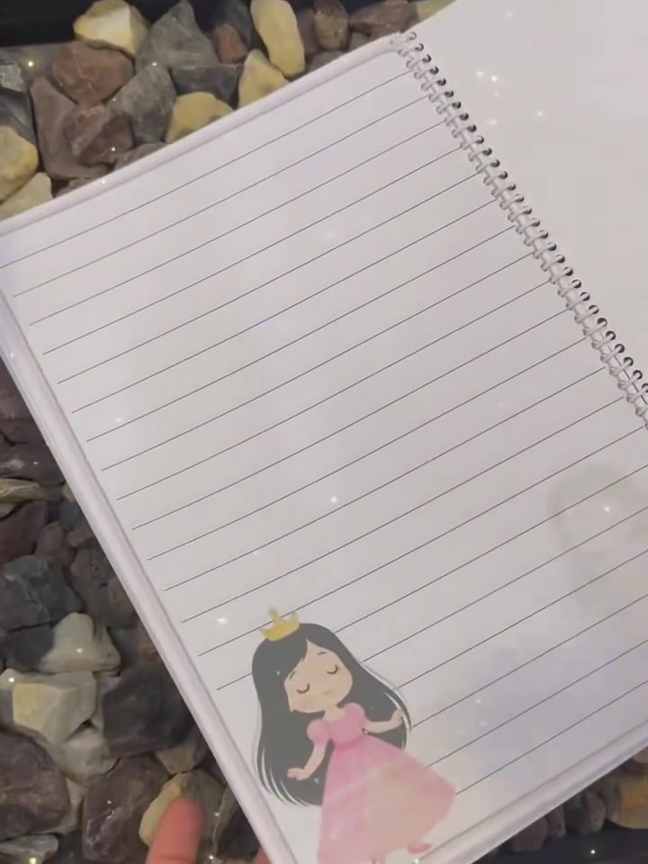 ✨ من شغلنا حسب طلب الزبونة 🤍

دفاتر مخصصة بتصميم حسب الطلب، من اختيار الثيم والألوان إلى أدق التفاصيل 🌸📚

كل طلب نسويه بحب واهتمام حتى يطلع بالشكل اللي تتمنوه 🥰

📩 للحجز والاستفسار راسلونا على الخاص
او واتساب ***********
