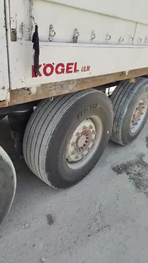 عارەبانە بۆ فرۆشتن
ڕەبتی سلێمانی ، کرۆن ، دنگیر سافی دیسک وەسەت ، سەفحەی 60 ، چوارتایەی لۆک ، بێ نوقسانی  . 

***********
