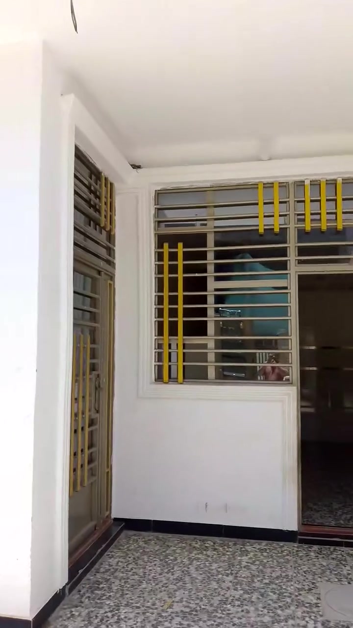السلام عليكم بيت قاطين للبيع بي مؤجر. كامل من كلشي مثل ما موضح بلفديو مكانة بغداد المدائن قرب الامام سلمان المحمدي للاستفسار //***********بي واتساب
