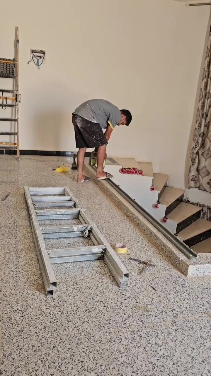 📐 فخامة التصميم وعزل مثالي! عمل قاطع جبسون بورد لعزل بيتونة الدرج عن صالة الطابق الثاني بدقة واحترافية عالية. ✨للتواصل والاستفسار:📞 ***********💬 (واتساب أو مراسلة الصفحة مباشرة)📱 لمشاهدة المزيد من أعمالنا وإبداعاتنا، زوروا موقعنا على تيك توك
https://www.tiktok.com/@mnttzr?_r=1&_t=ZS-990ky1GEmSQ

 #الصبغ #صبغ #جبس #ديكورات #ديكور #قاطع #دكورات
