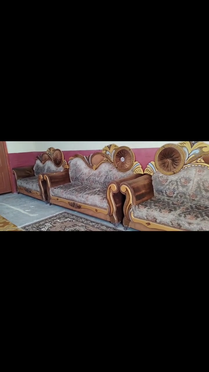 تخم ١٠ مقاعد مابي كسر نضيف أب ١٠٠ مكاني بغداد حسينيه ***********

