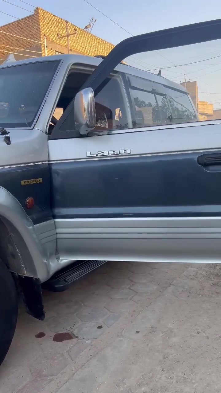سلام عليكم باجيرو موديل 95 جاهزه من كلشي نقصهه بس تبريد سنوية ل28  مداور ثاني يوم مكينتهه فيفيتي 2500 سياره خير من الله مكانهه ناصريه مركز 
رقم التلفون *********** سعر40وبيهه مجال

