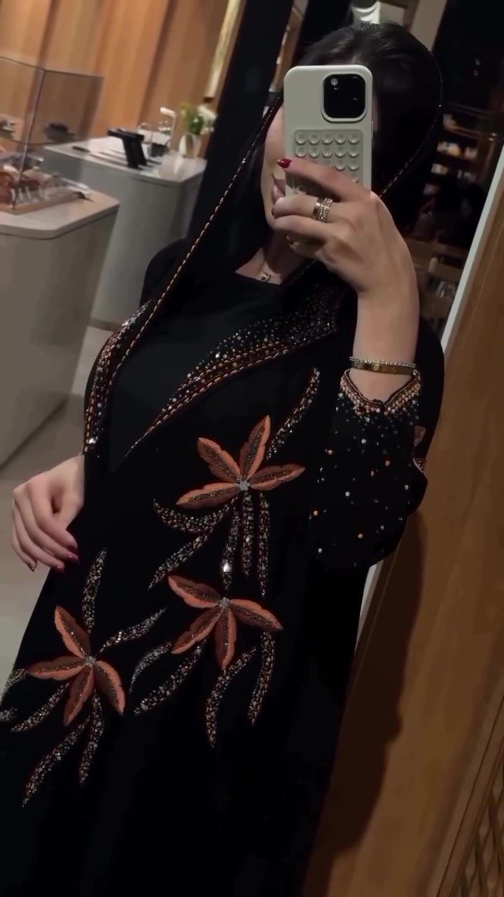 بشت قطعتين 💥جمال ورقي ولمسه عصريه من 💕طه الدوش 🏛️سامراء حي العرموشبه مجاور مطعم العلوي 📱***********

