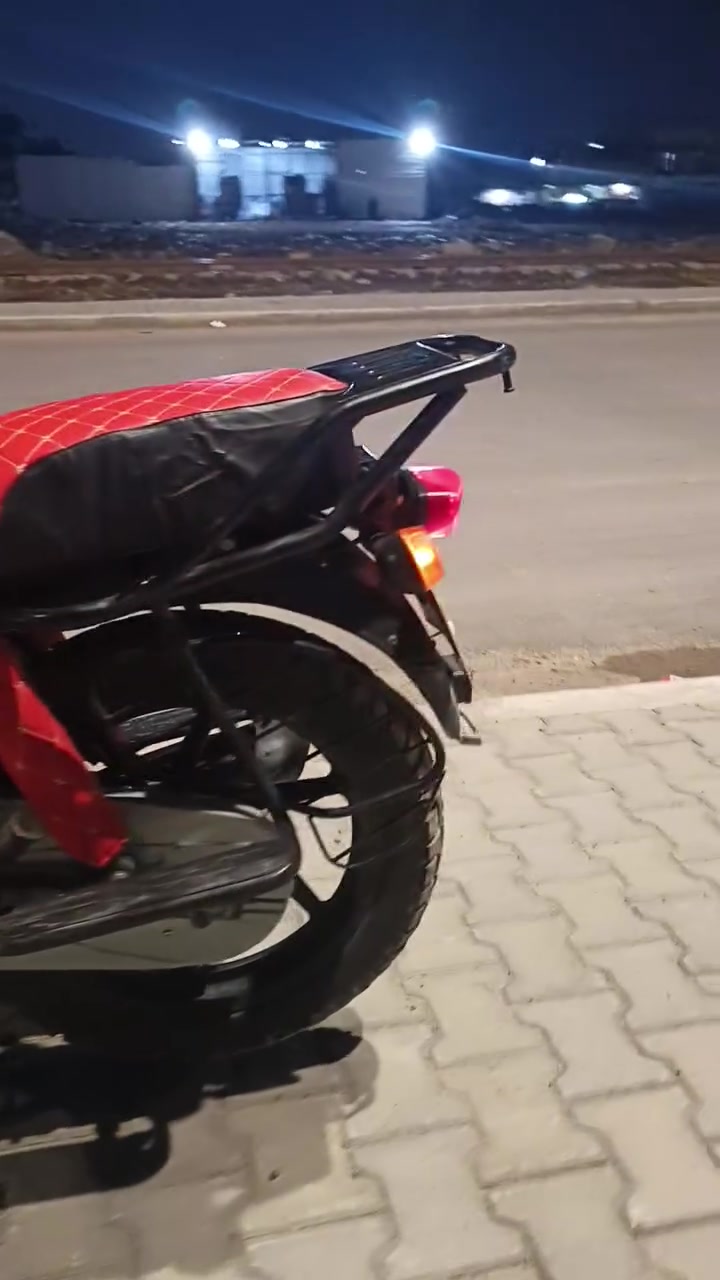 ردراجه بوكسر موديل 22مكينتها نضيفه مجفته مره وحده تجفيت شركة باجاج الي ابغداد الدراجه مرقمه وكامله وماعليها ربع دينار غرامه وتحويل ثاني يوم للمعلومه الدراجه متروكه بيها ملاحضات قليله للتواصل على الرقم فقط واتساب *********** المكان ميسان العماره
