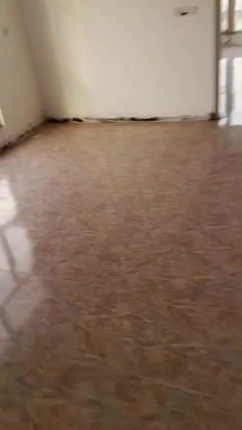 السلام عليكم  شقه الايجار الدورة خلف كليه الفرابي طلاب او شباب أو عائله 
*********** مصطفى الحمداني نستقبل جميع العروض مكان المكتب الدورة المهديه 2 قرب مدرسه الكميت
