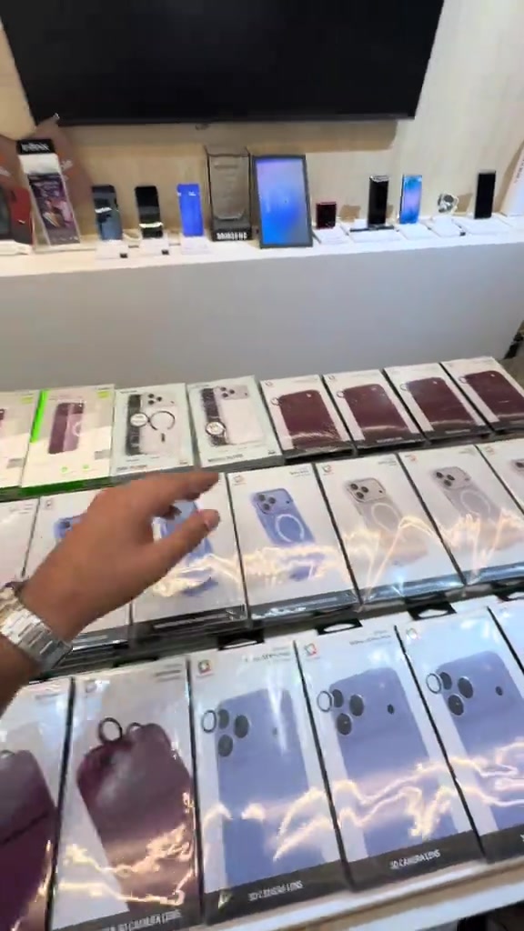 📱🔥 من SAVA Mobile وفرنالكم كل إكسسوارات iPhone 18 Pro Max من لواصق الشاشة والعدسات إلى الكفرات وكل مستلزمات الحماية ✨ 🔥 كواليتي كلش عالية من شركات: MASTER | Belkin | Green Lion 📲 تابعونا على قناة التليجرام: Savaused مختصة بالأجهزة المستخدمة 🚚 متوفر توصيل لجميع محافظات العراق 📞 *********** 📍 بغداد – المنصور – 14 رمضان – مقابل مطعم الساعة
