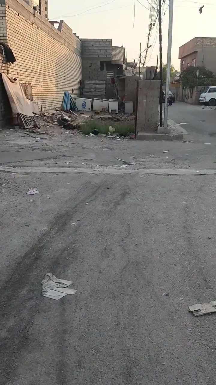 دار للبيع مساحته 130 جسر ديالى القديم شارع موسى الكاظم زراعي 25 مجاري تبليط كهرباء مدارس ماي كل الخدمات موجوده يرهم مراوس بيت وكلشي بالنتفاق ‏‪***********‬‏
