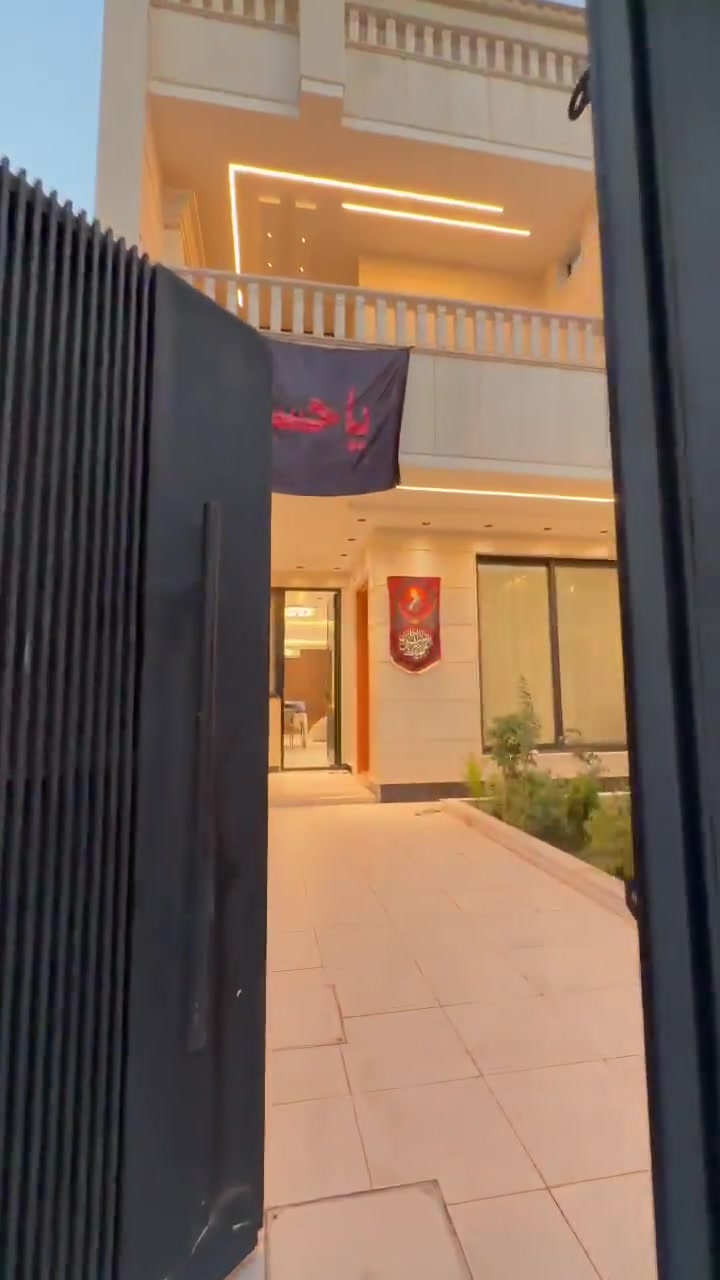 سلام عليكم للبيع فقط
عقار العنوان الدورة البعيثة مجمع الحليم 
سند 25 واقرار محكمة وتنازل بشركة 
مساحة العقار 140 متر واجهة 7/ نزال 20
طابقين ونص 
على شارع 12 على الشارع العام 
الكهربائيات بوري دفن 
منضومة طاقة شمسة مع الالواح 
اربع غرف نضام سويتات 
الارضية البيت بلكامل لوح مات متر بمتر 
اخوان باقي التفاصيل هواية للاختصار اتصل عرقم وتدلل سعر البيت 310 مليون وبي مجال للراغب بلشراء 
للاستفسار اتصل وتدلل 
***********
